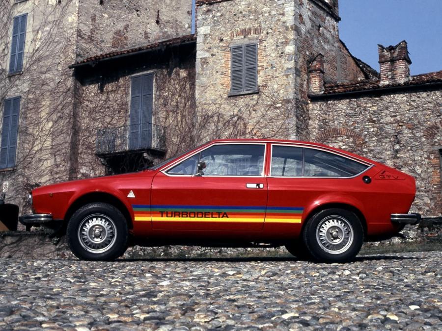  Alfa Romeo Alfetta GTV 2000 Turbodelta (116) 1979 года  (фото 2 из 11)